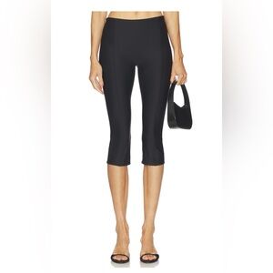 SKIMS Women's Black Capri Leggings
